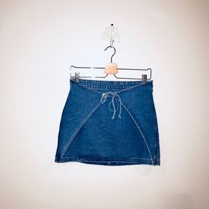 Adorable denim tie skirt
